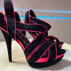 Dollhouse Muse Peep Toe High Heel Strappy Suede Platform Pumps Black Pink